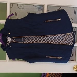 Crown & ivy vest size Pmedium nwt